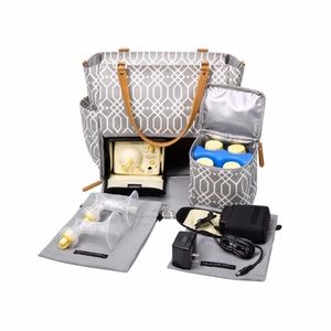Petunia Pickle Bottom Parkway Pump Tote